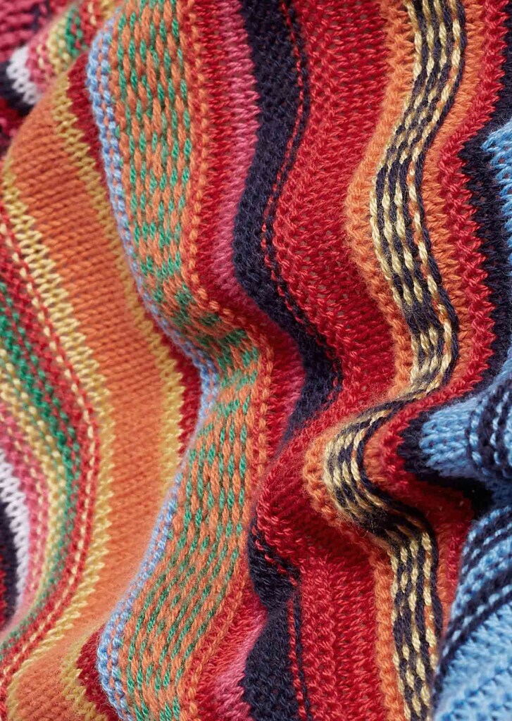Abstrakt gemusterte Jaquardstrickjacke in offener Schnittform