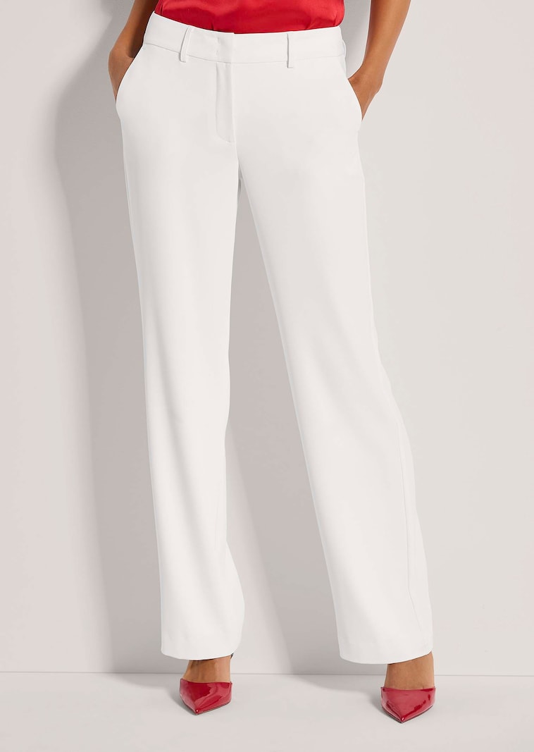 Weite Stretch-Hose mit Bügelfalten