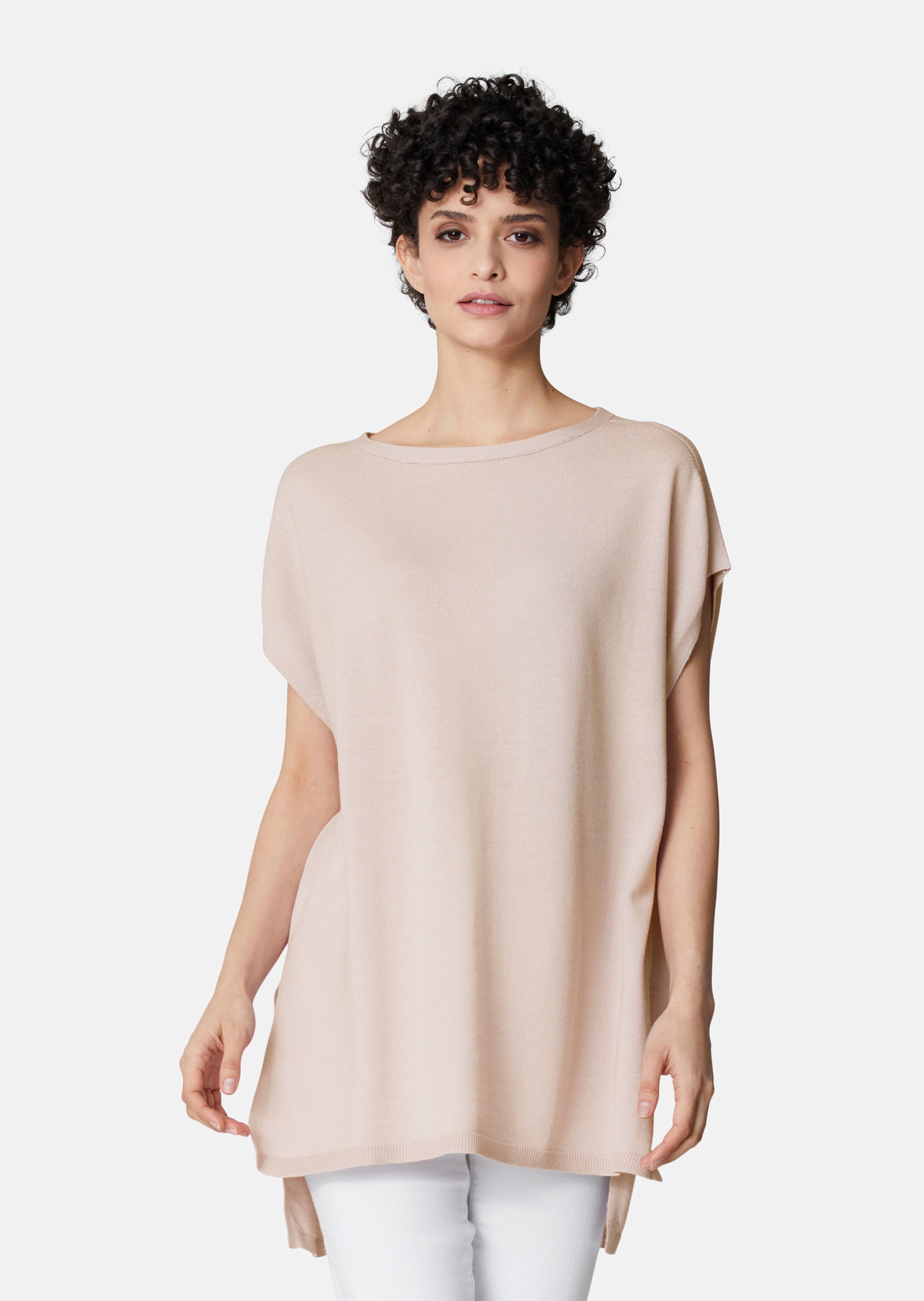 Sleeveless fine knit jumper made from pure new wool