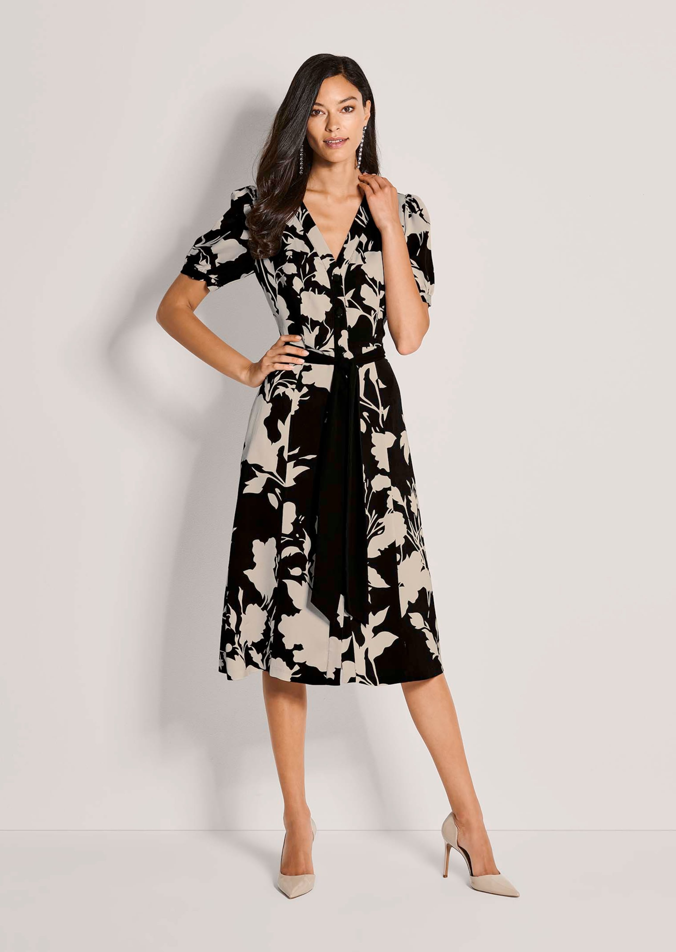Midi dress with floral print and tie belt