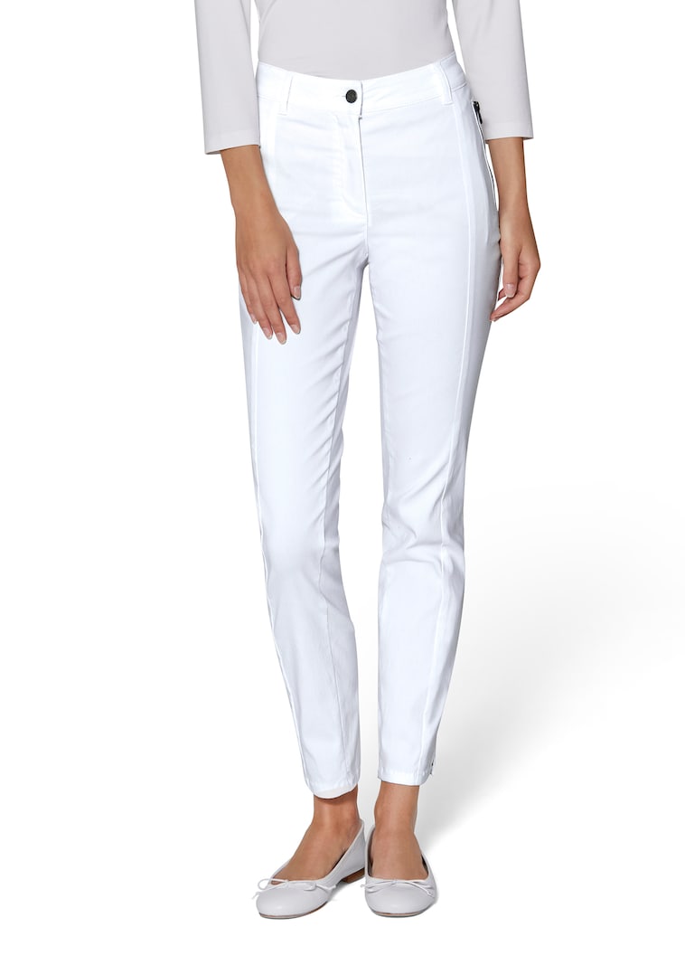 Enge Hose mit Reißverschlusstaschen