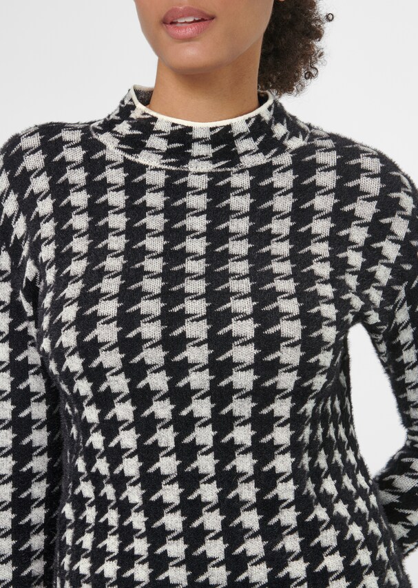 Stand-up collar jumper with jacquard pattern 4