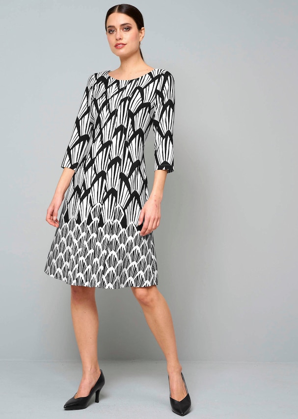 Kleid mit femininen Biesen 1