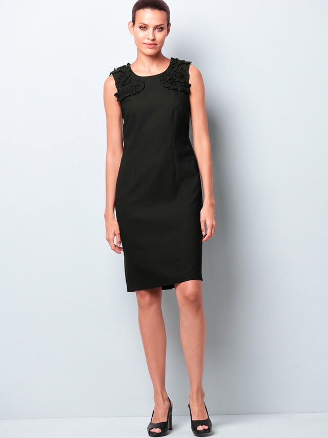 Kleid mit modischer Verzierung