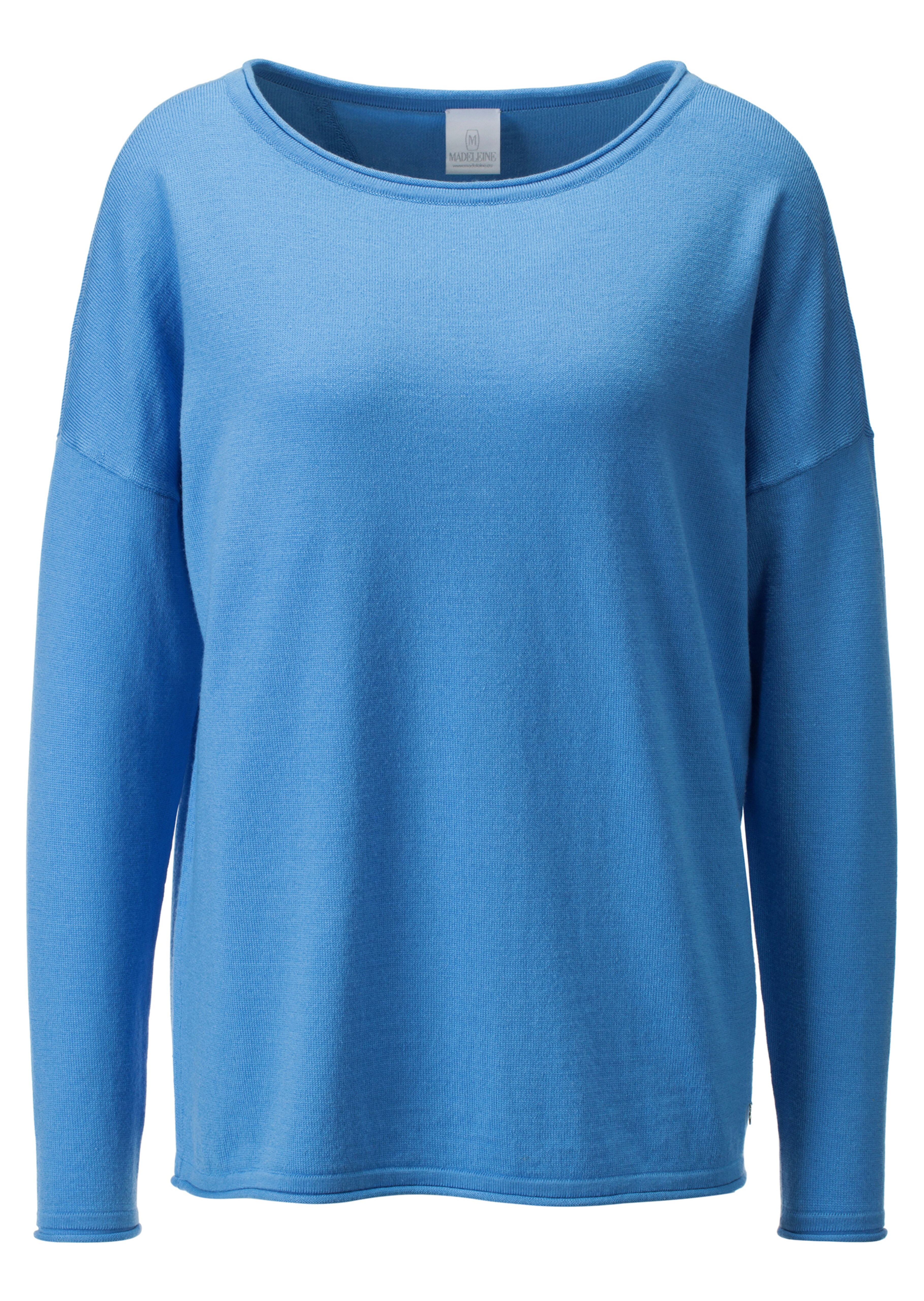Jumper with buttons at the back