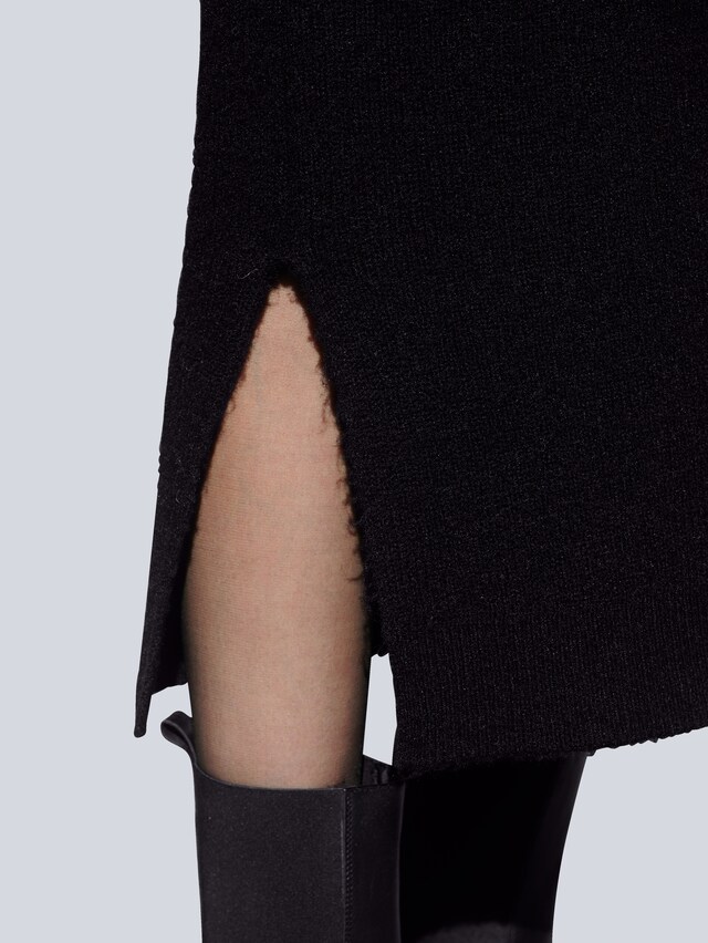 Strickkleid mit V-Ausschnitt