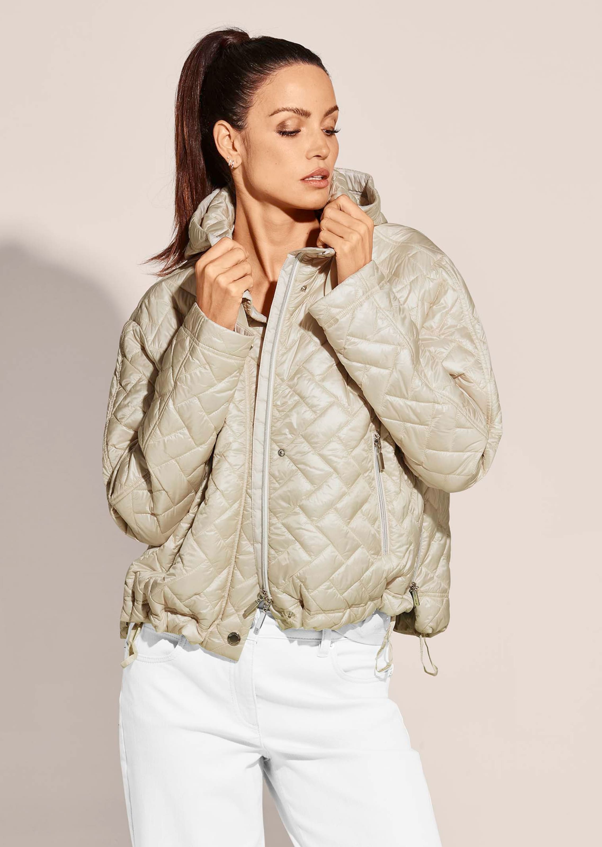 Leichte Steppjacke in kurzer Cropped-Form