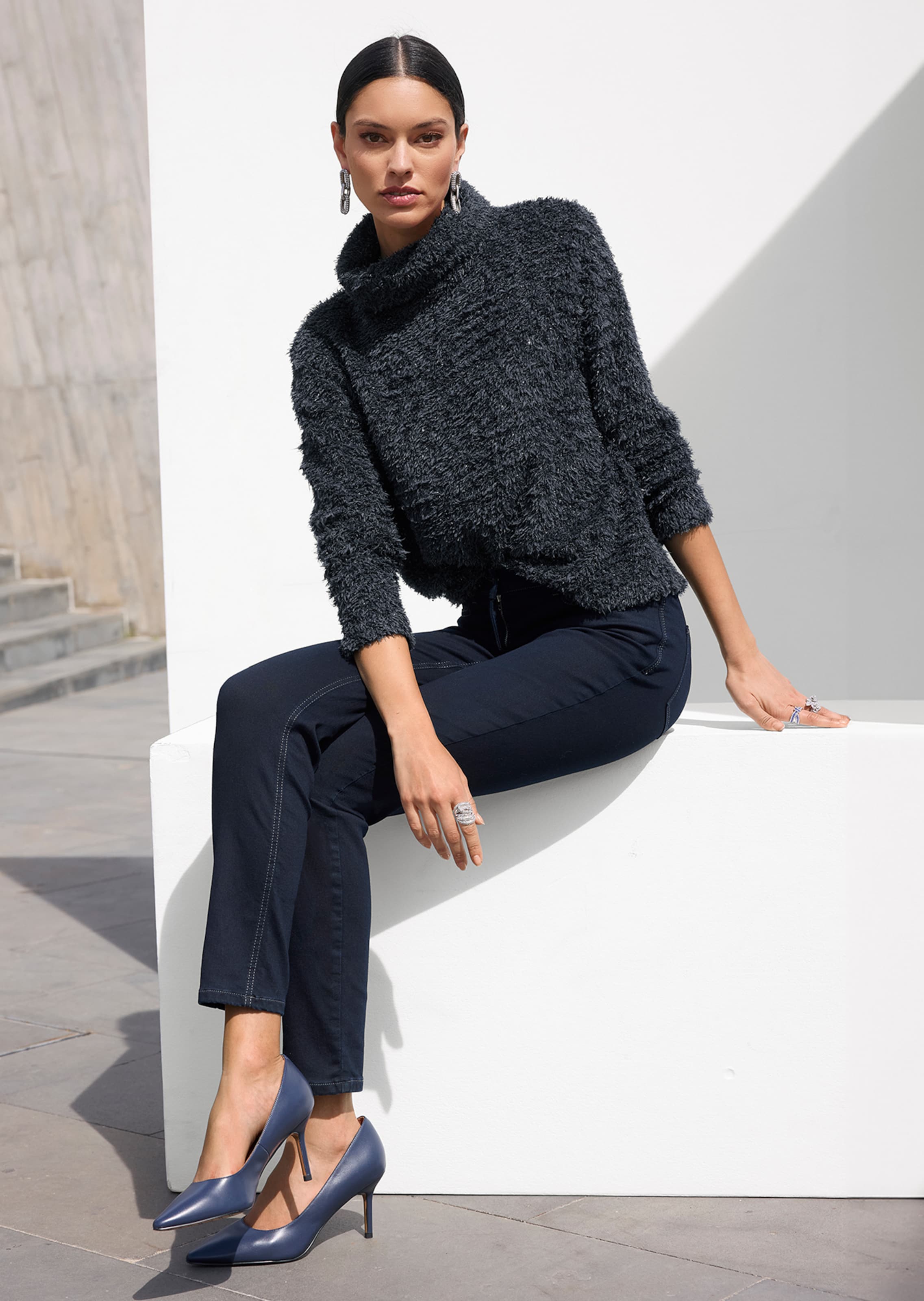 Flauschiges Sweatshirt mit Rollkragen