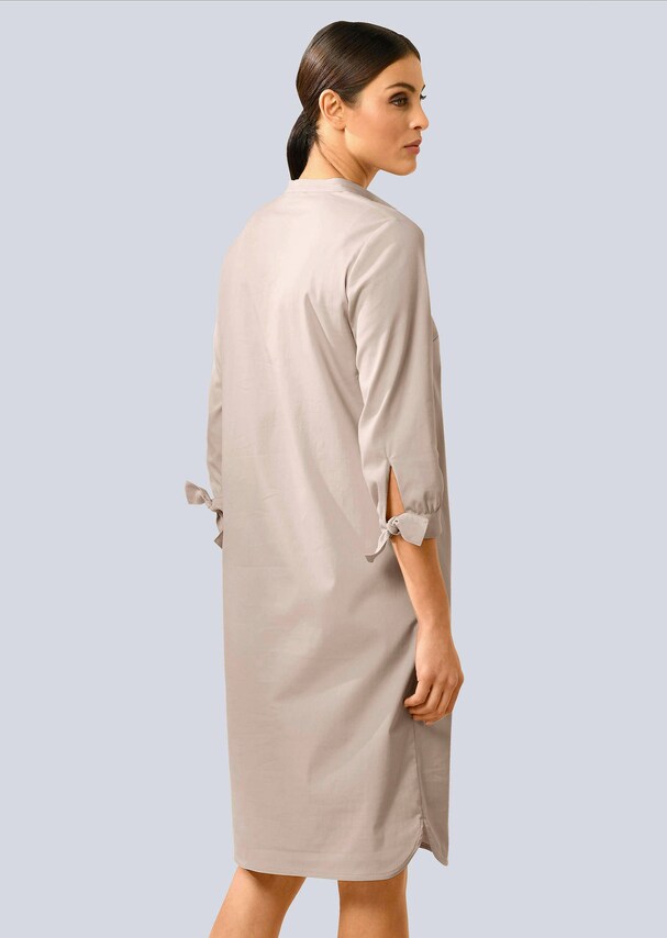 Kleid mit Rundhalsausschnitt 5