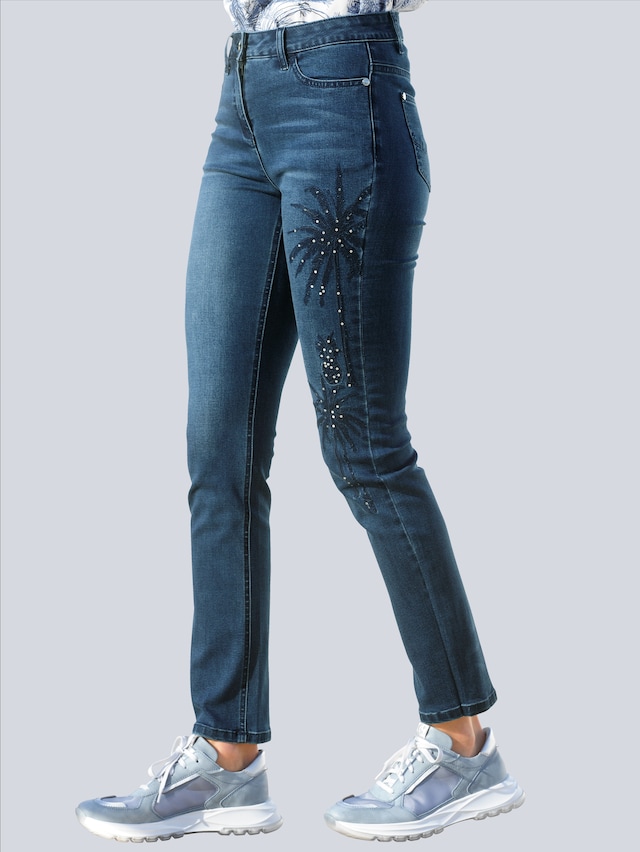 Jeans mit auffallender Stickereien 2