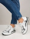Sneaker thumbnail 5