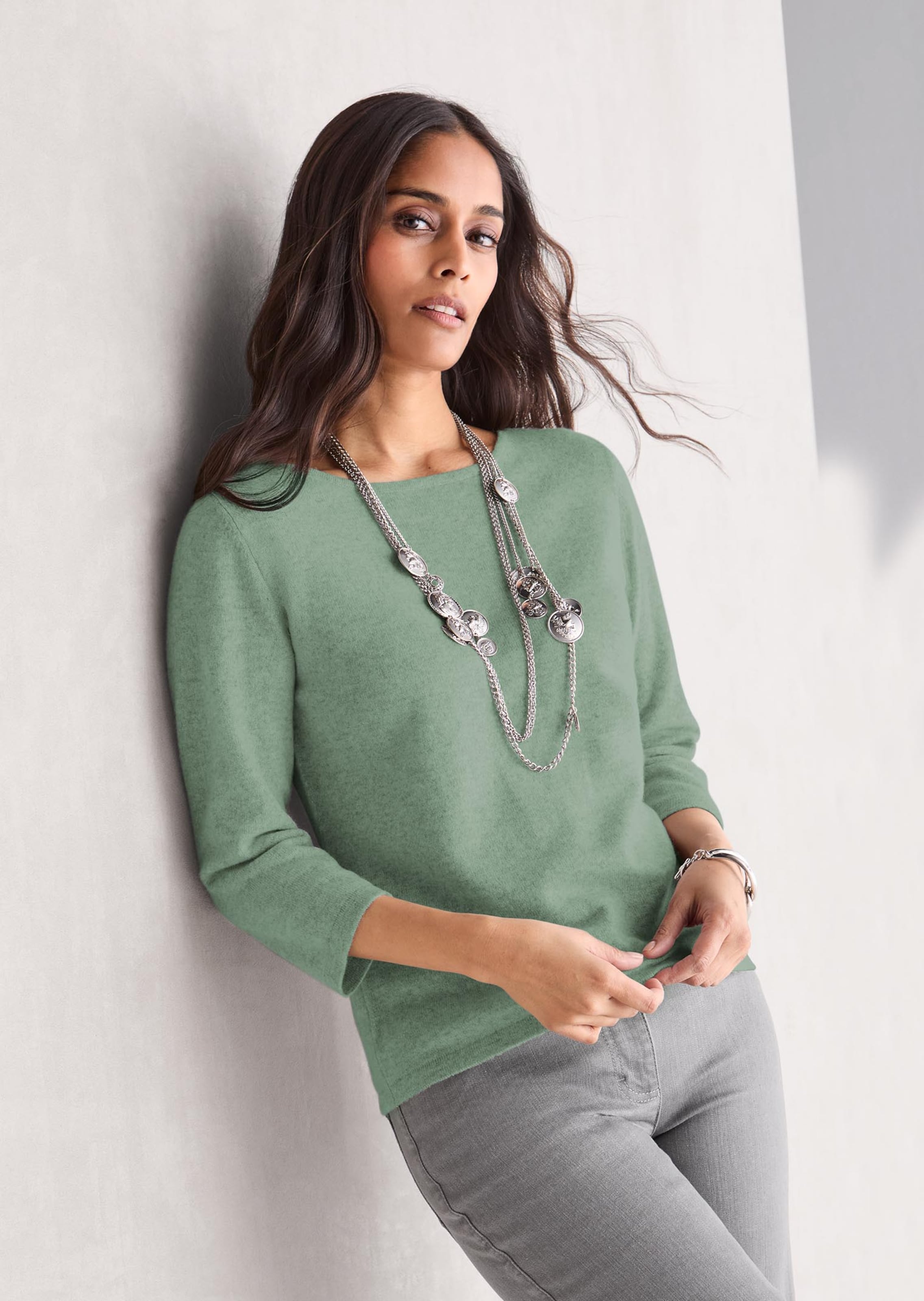 Kaschmirpullover mit U-Boot-Ausschnitt