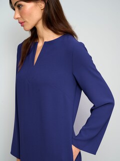 Kleid mit kleinem V-Ausschnitt thumbnail 4
