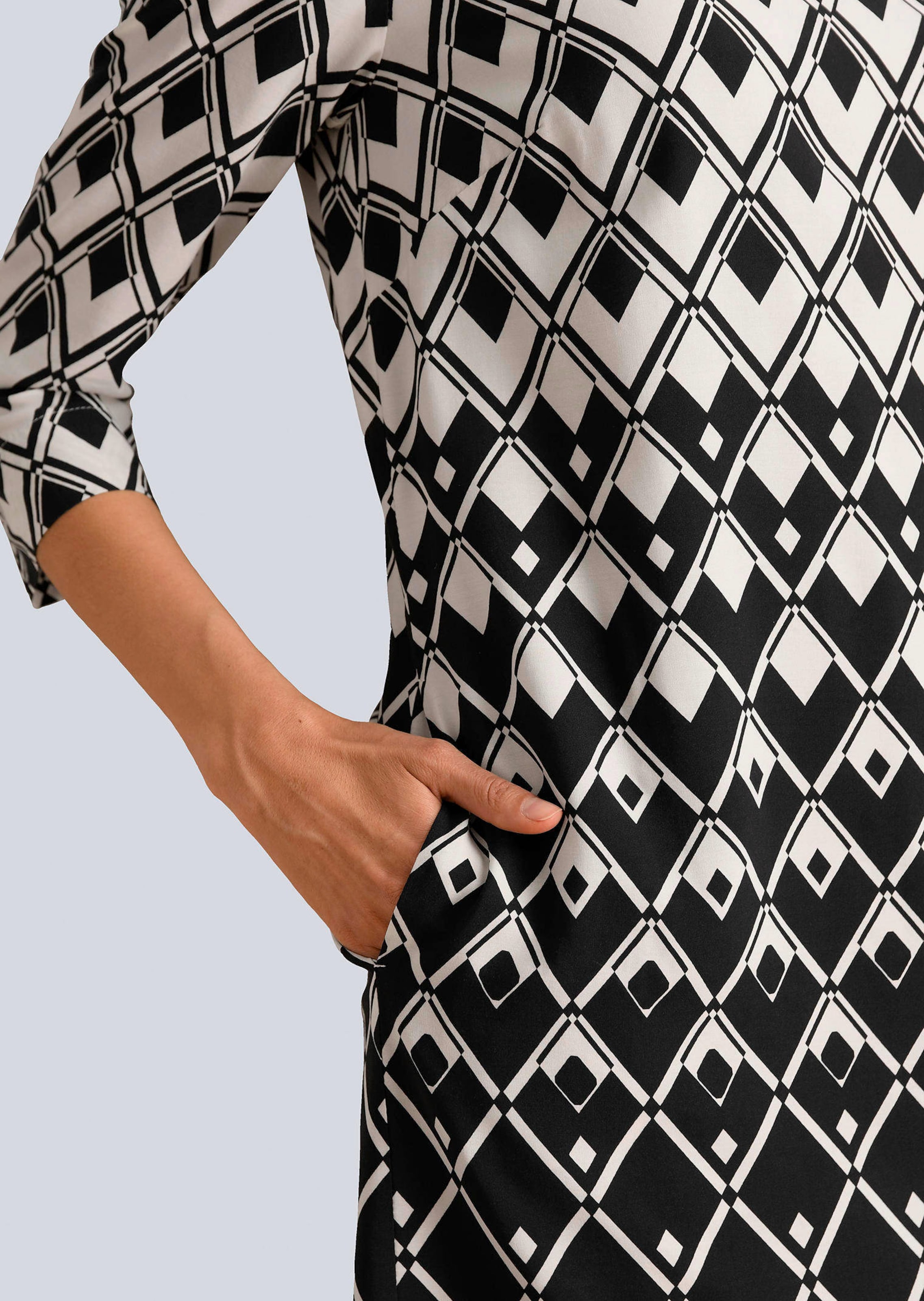 Kleid mit grafischem Druck