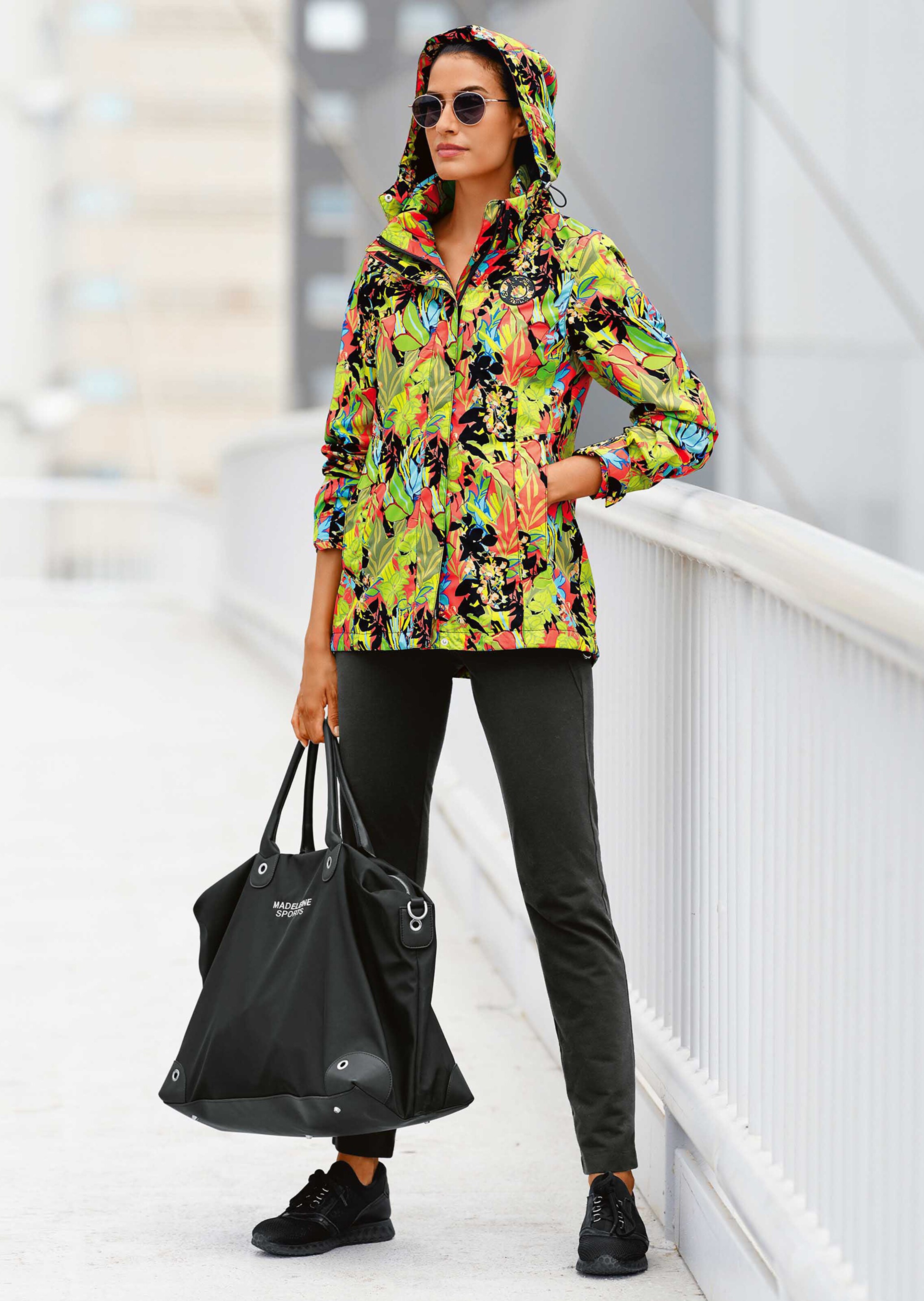 Bedruckte Outdoorjacke mit Kapuze