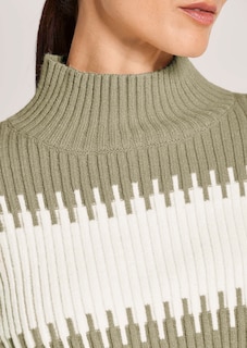 Pull avec motif à larges rayures thumbnail 5