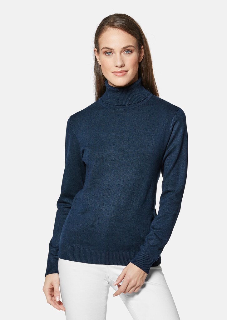 Fine knit jumper with viscose and elastane