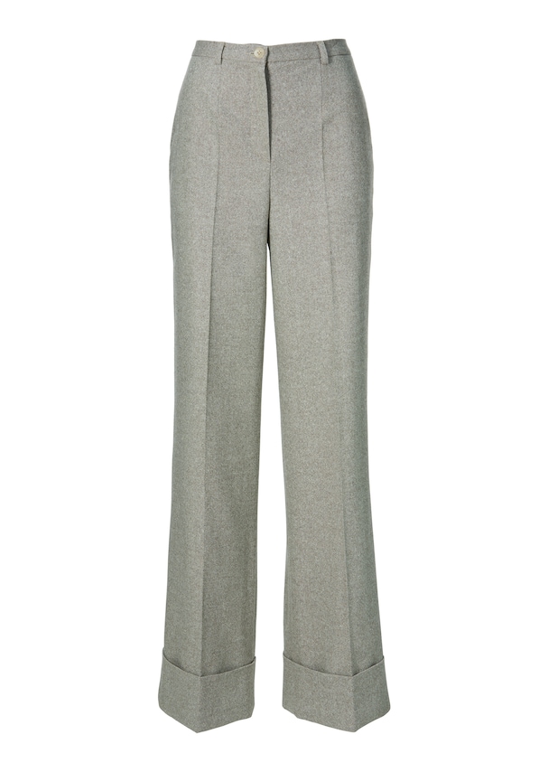 Pleated trousers with fashionable turn-ups