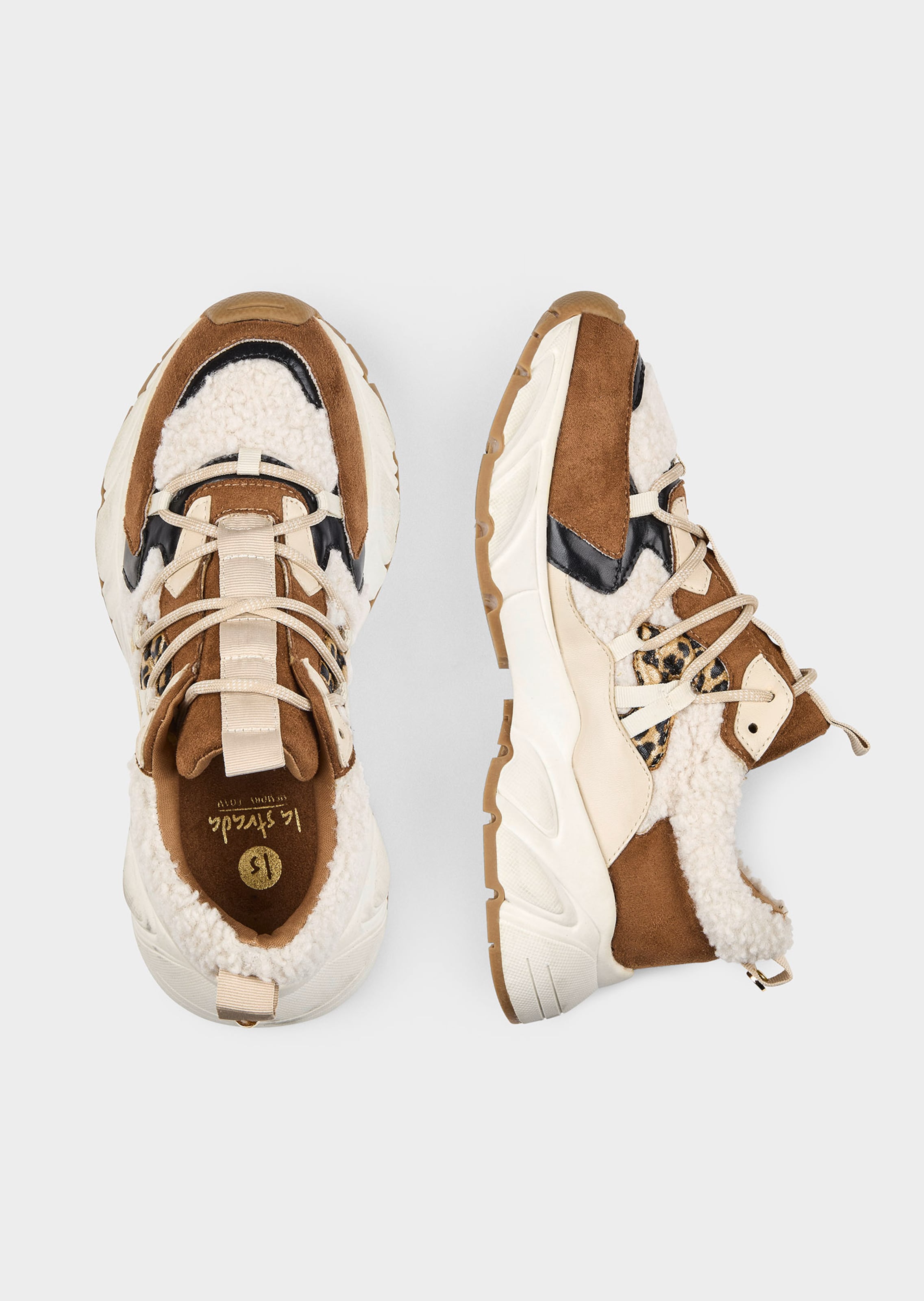 Sneaker mit Teddyfell