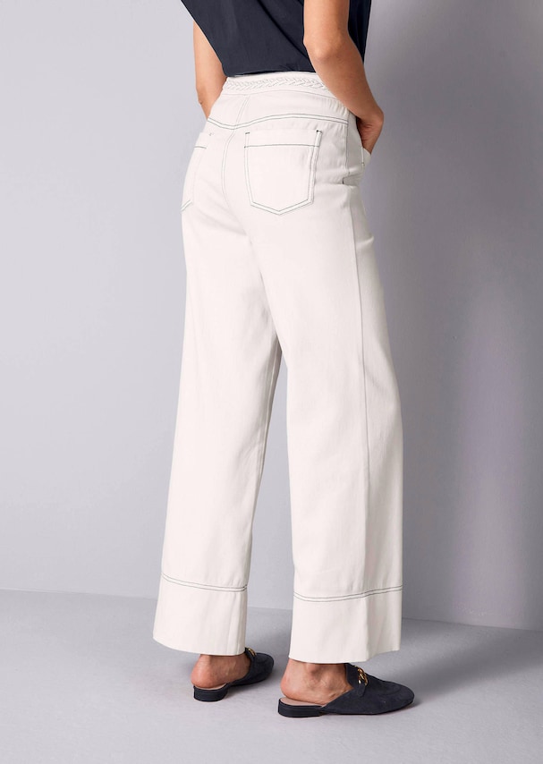 Jeans mit Kontrastnähten 2