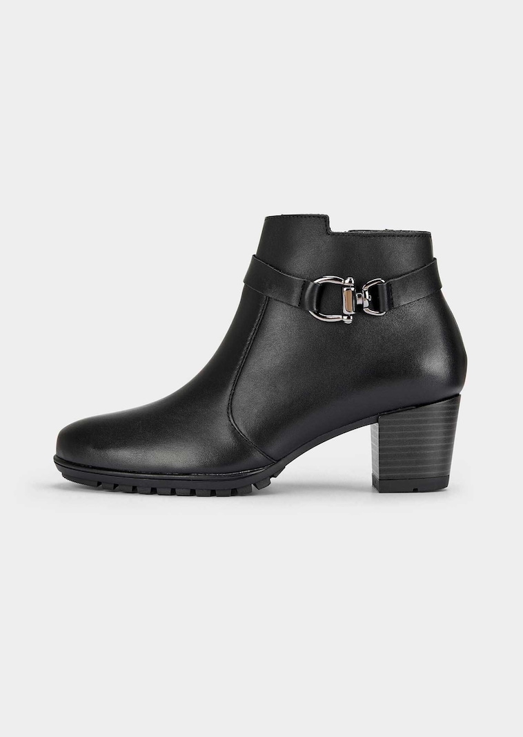 Stiefeletten aus Glattleder mit Zierelement
