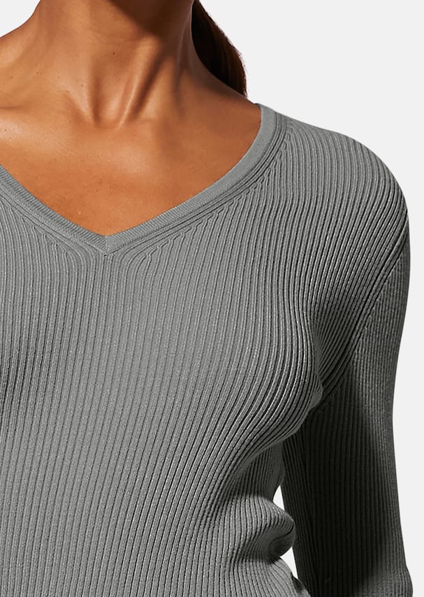 Slim rib-knit jumper with 3/4-length sleeves 4