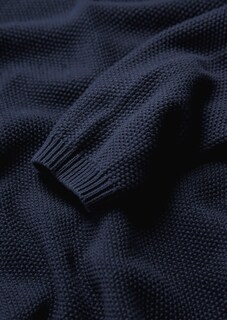 Ongecompliceerde pullover met een V-hals thumbnail 4