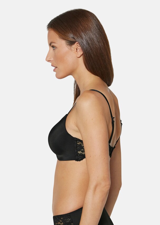 Underwired bra with soft cups 3