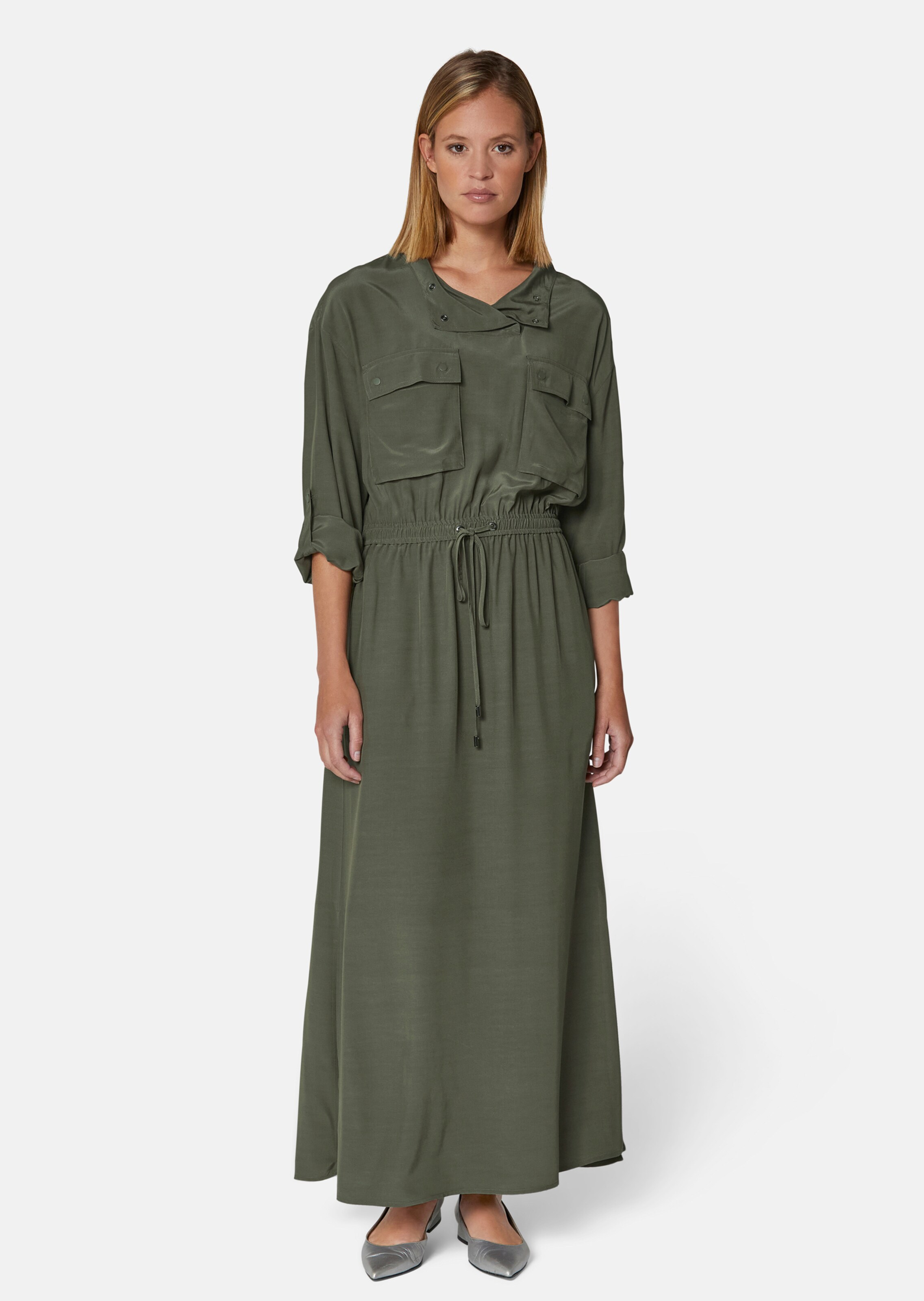 Langes Kleid mit modisch sportiver Note