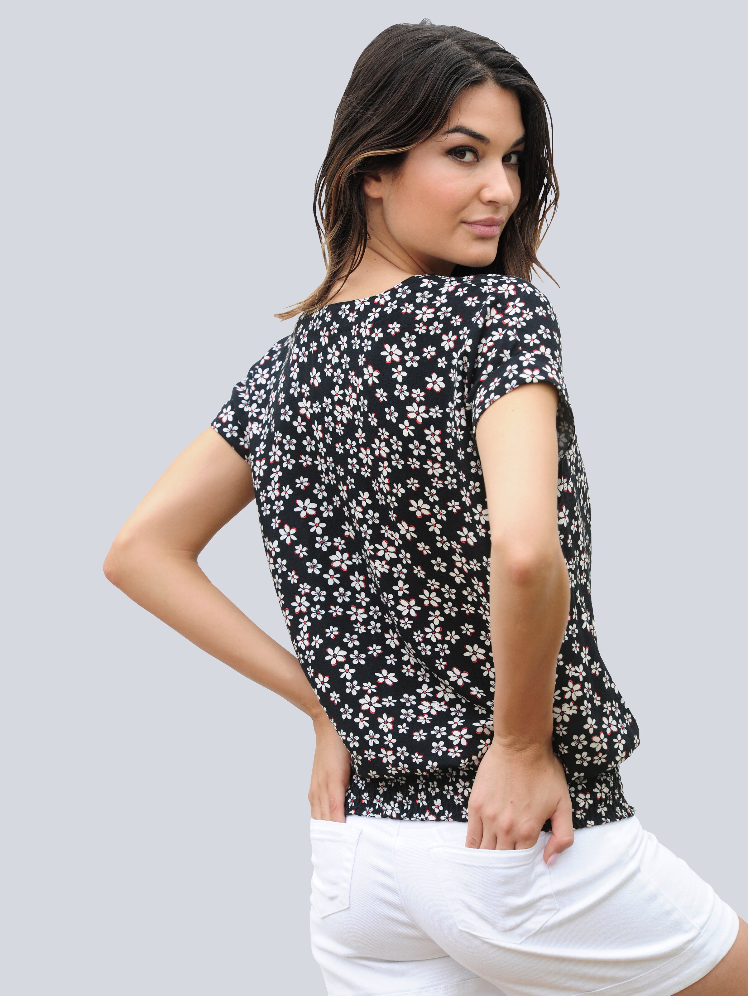 Strandbluse mit femininen Streublümchen 2