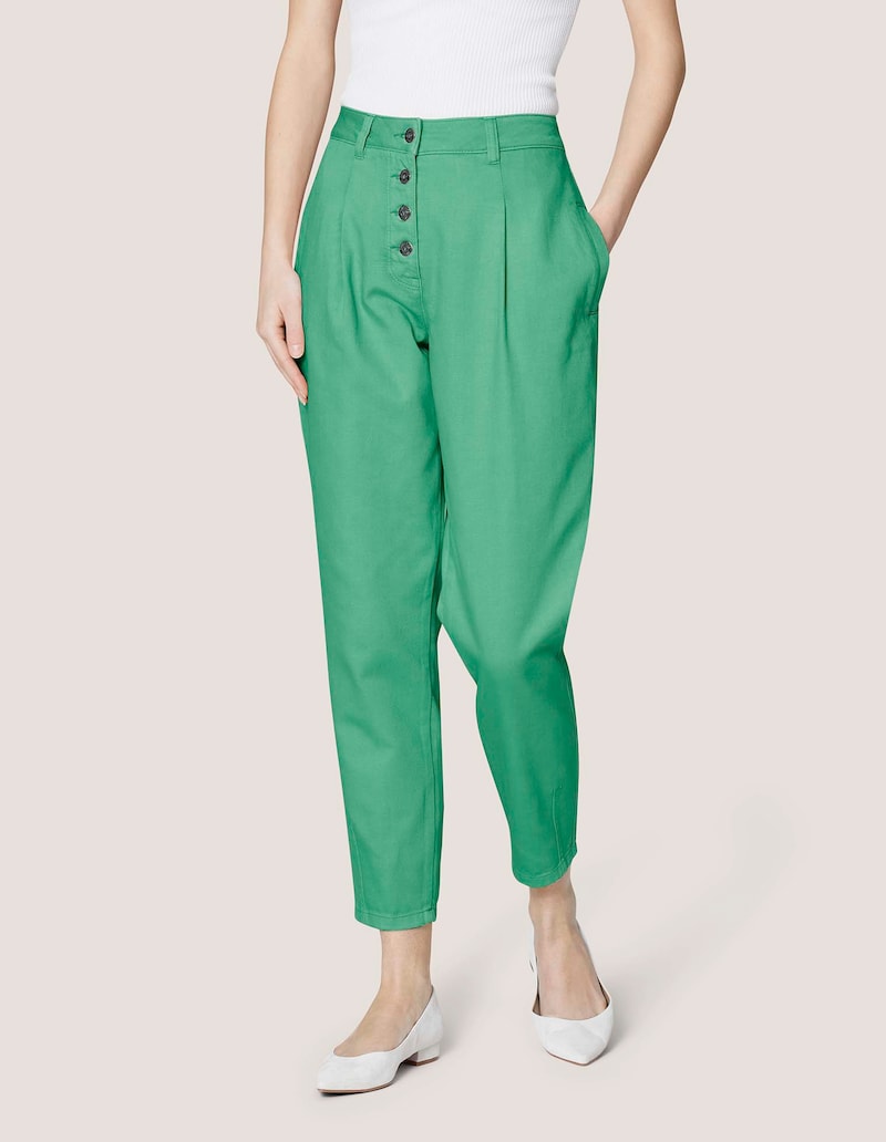 It-Jeans mit sichtbarer Knopfleiste