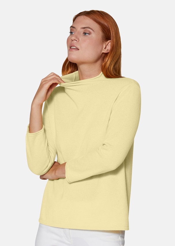 Cashmere jumper with rolled edges