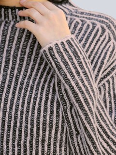 Pullover in modischem Streifendessin thumbnail 2