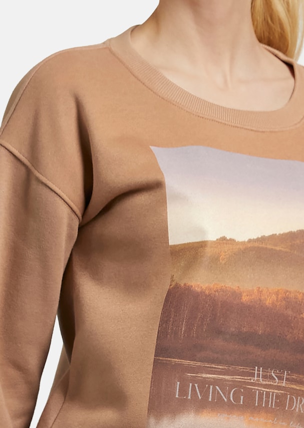 Sweatshirt with landscape print 3