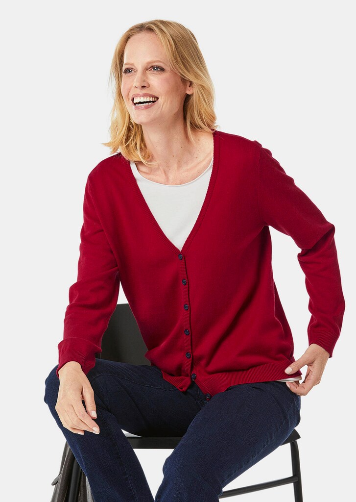 Hochwertige Strickjacke in zeitloser Optik