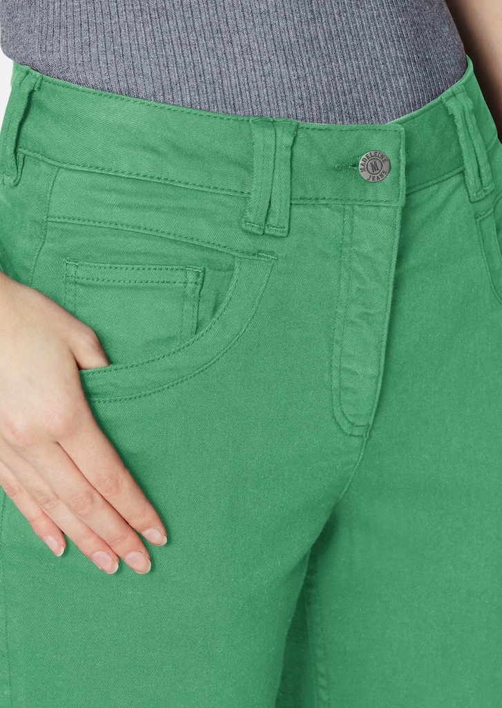 Schlanke 5-Pockets-Jeans mit breitem Saumaufschlag 4