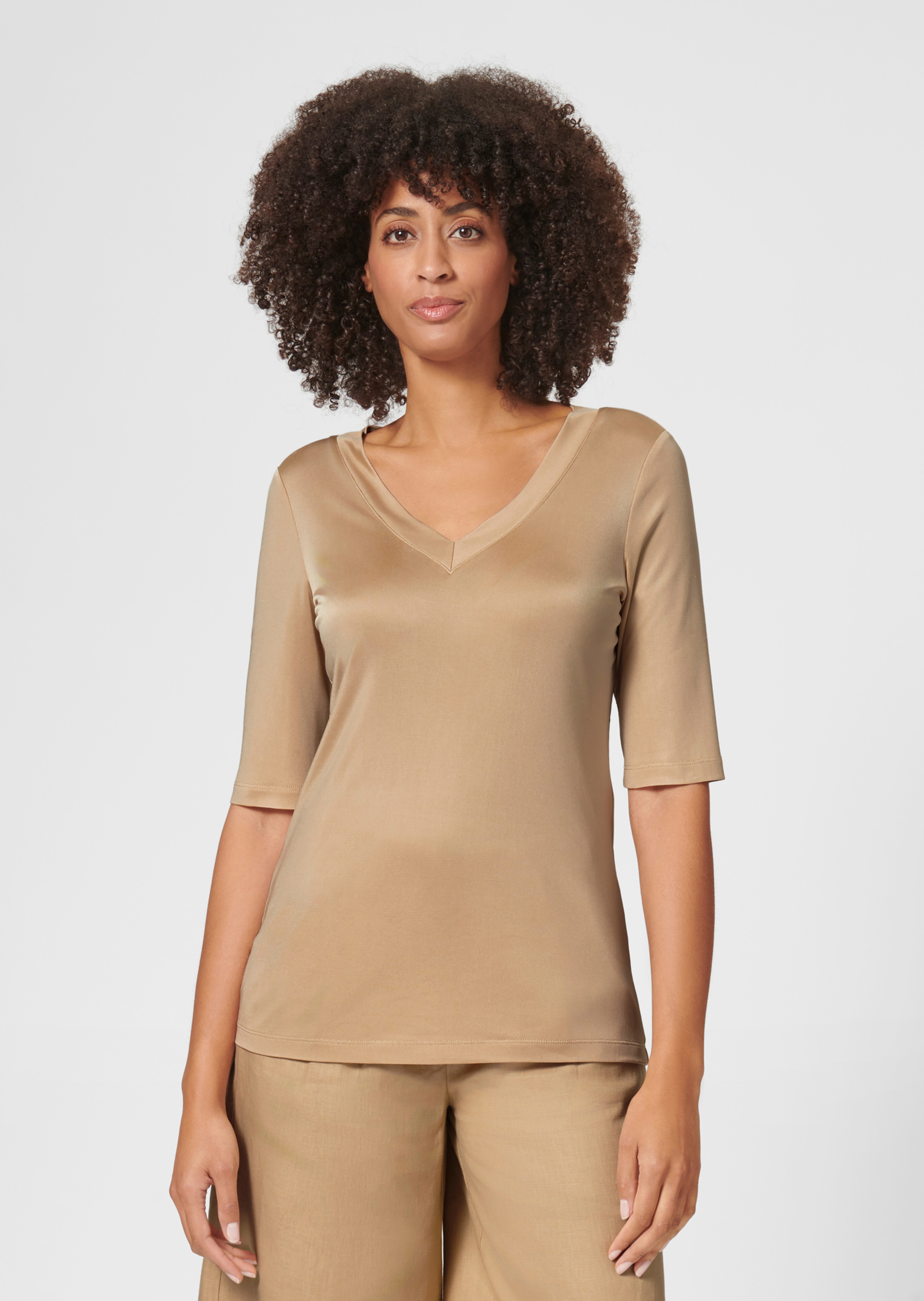 Halbarm-Shirt mit zartem Glanz