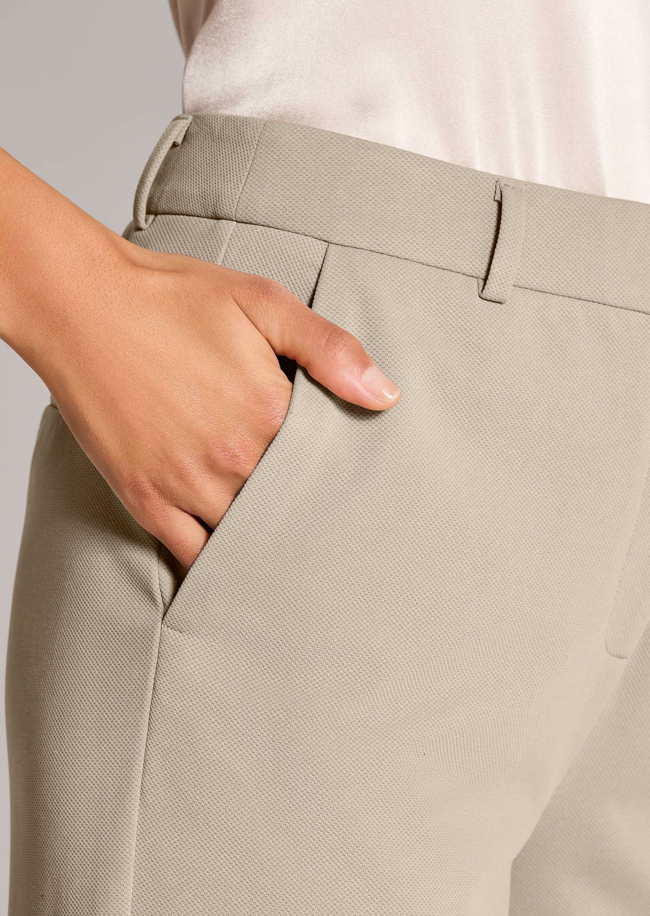 Comfortable stretch trousers in cappuccino | MADELEINE Fashion