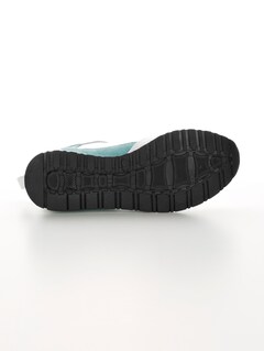 Sneaker thumbnail 2