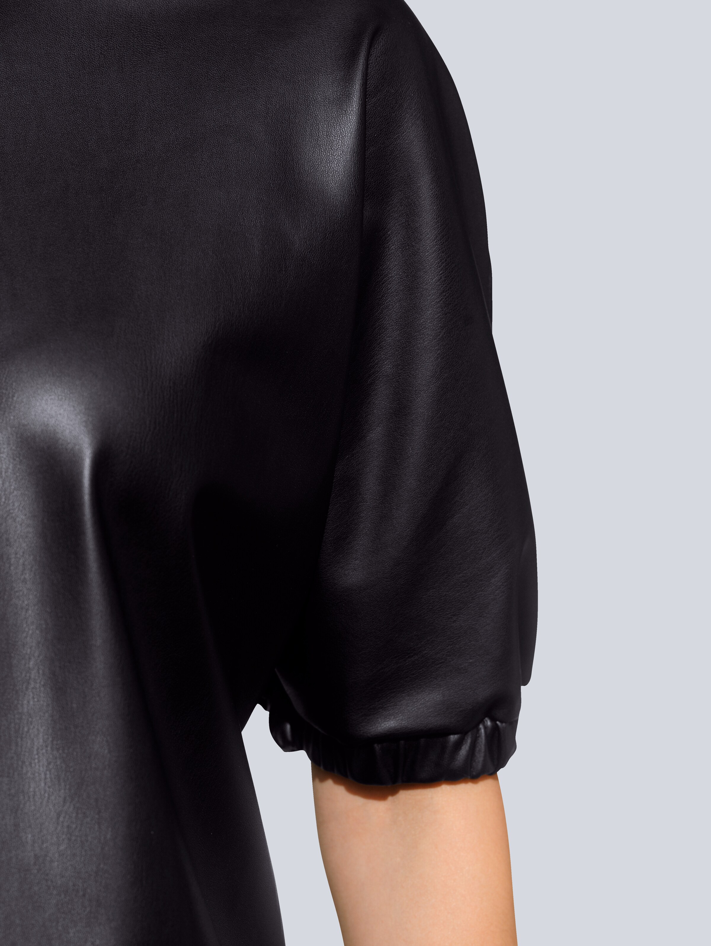 Bluse mit Gummibund am Arm 1