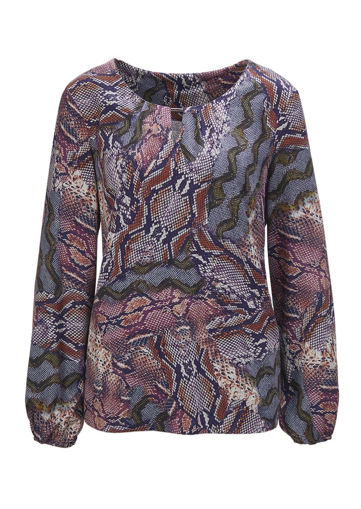 Druckbluse mit raffinierter Ausschnittlösung