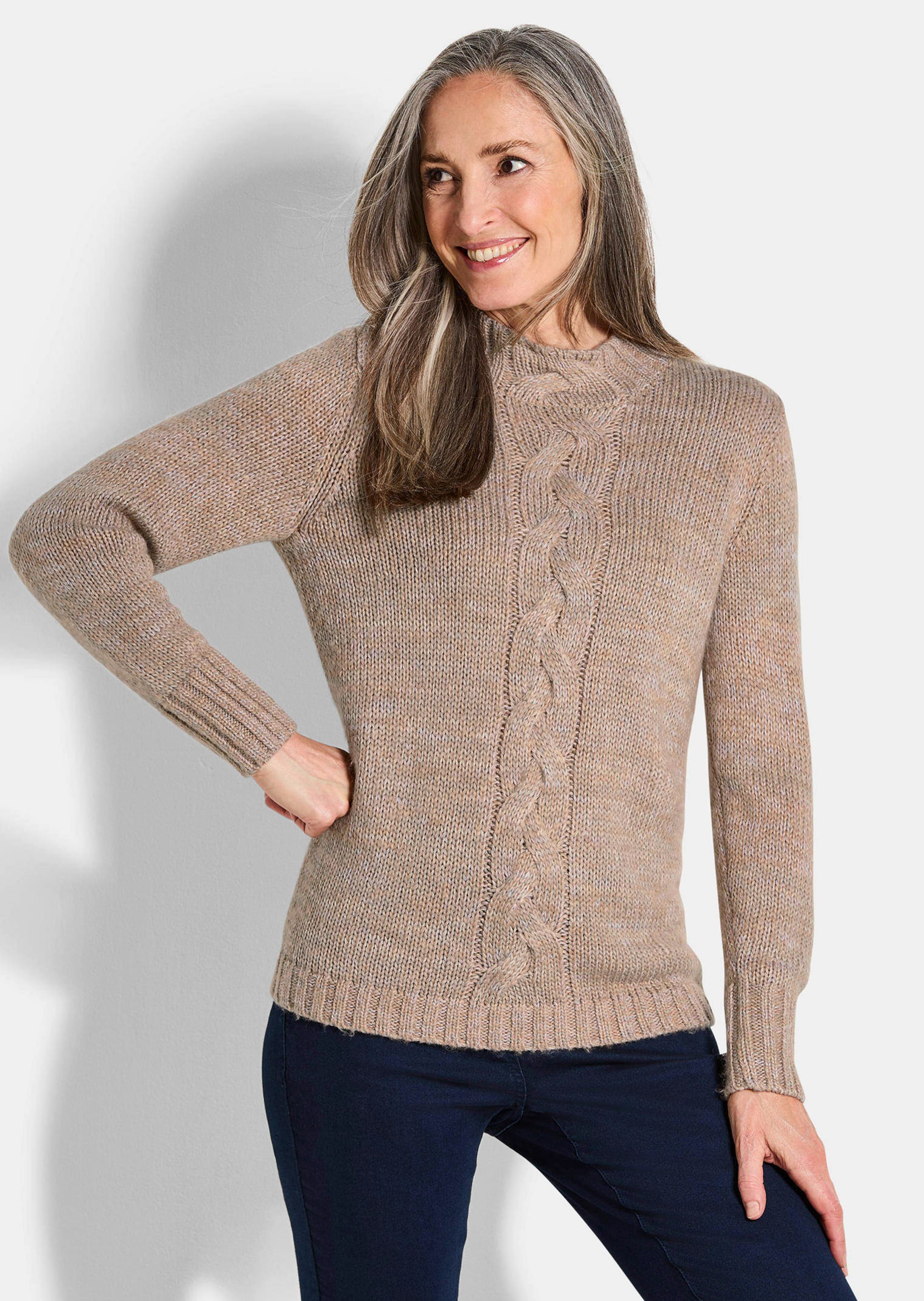 Strickpullover mit Zopfstrick