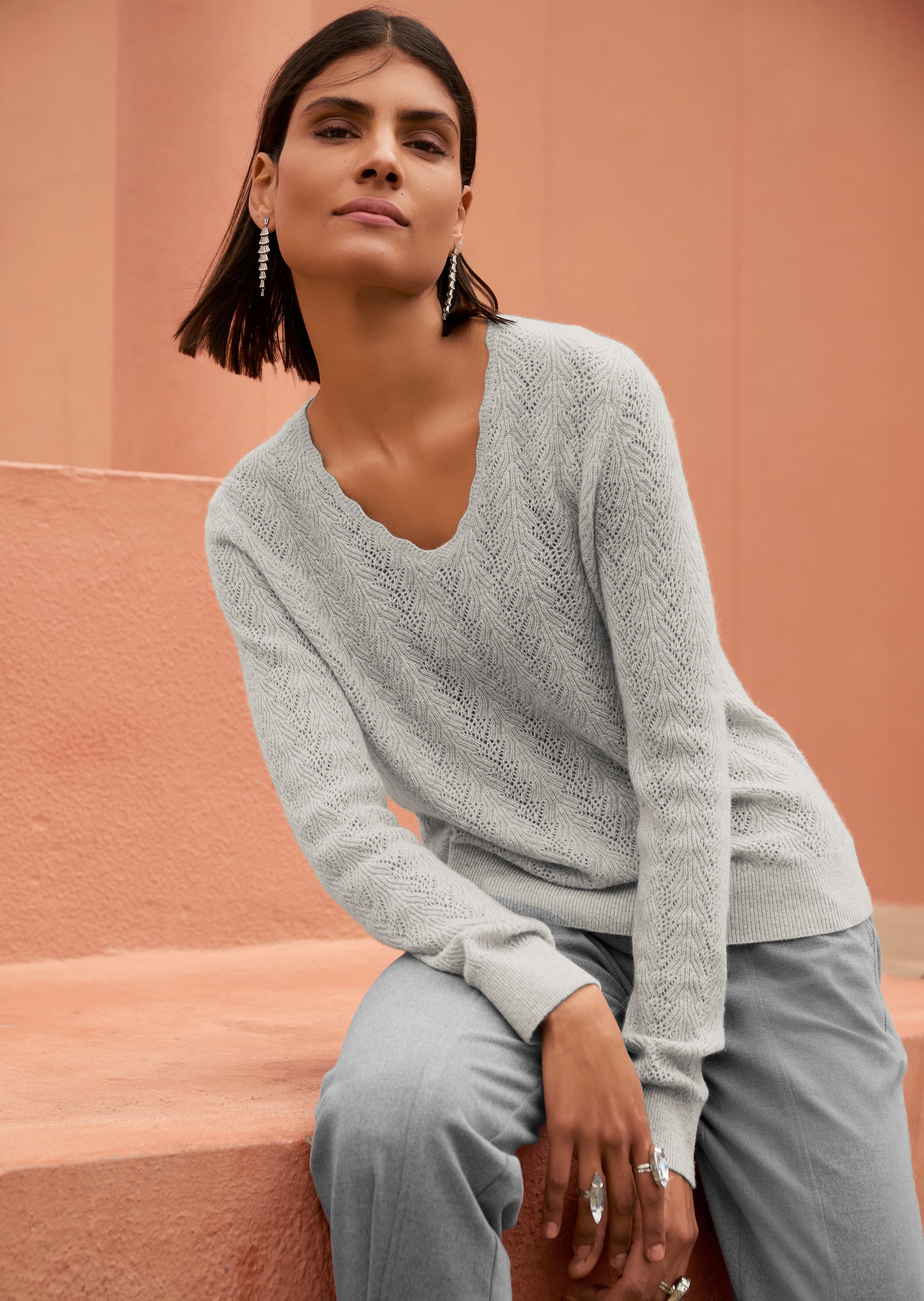 Kaschmir-Pullover mit filigranem Ajour-Muster