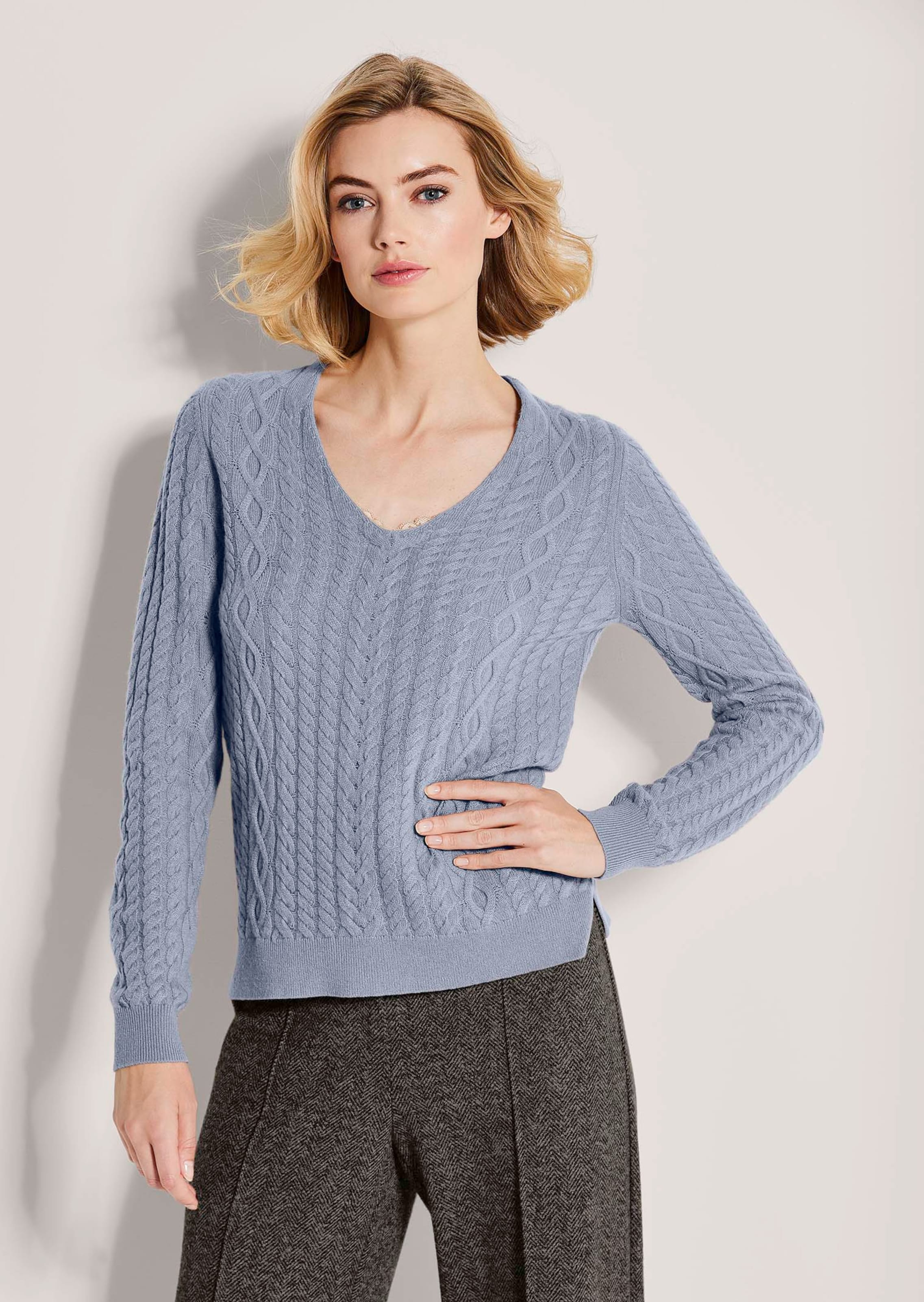 Cashmere V-neck jumper