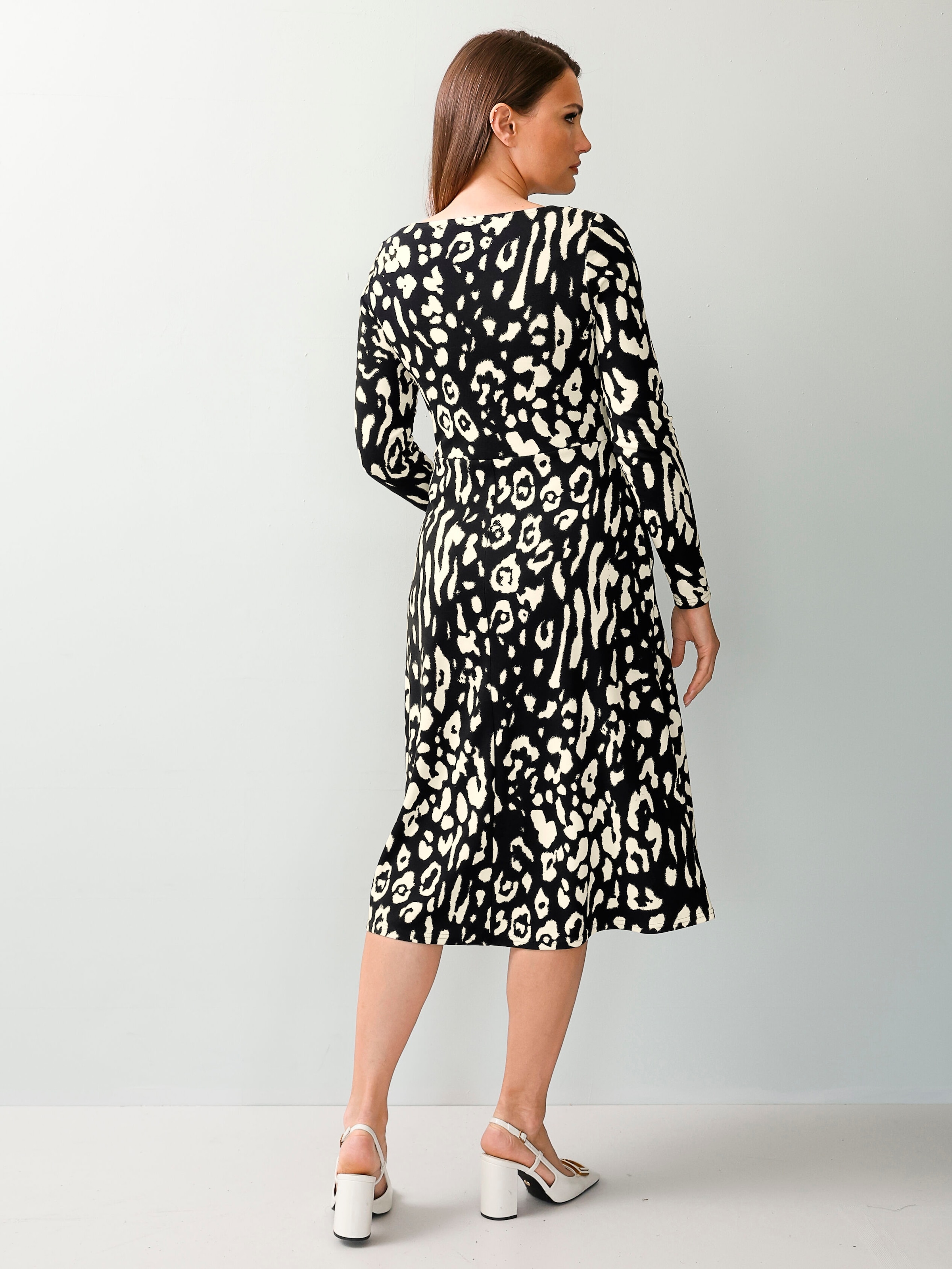 Kleid in Animaldessin