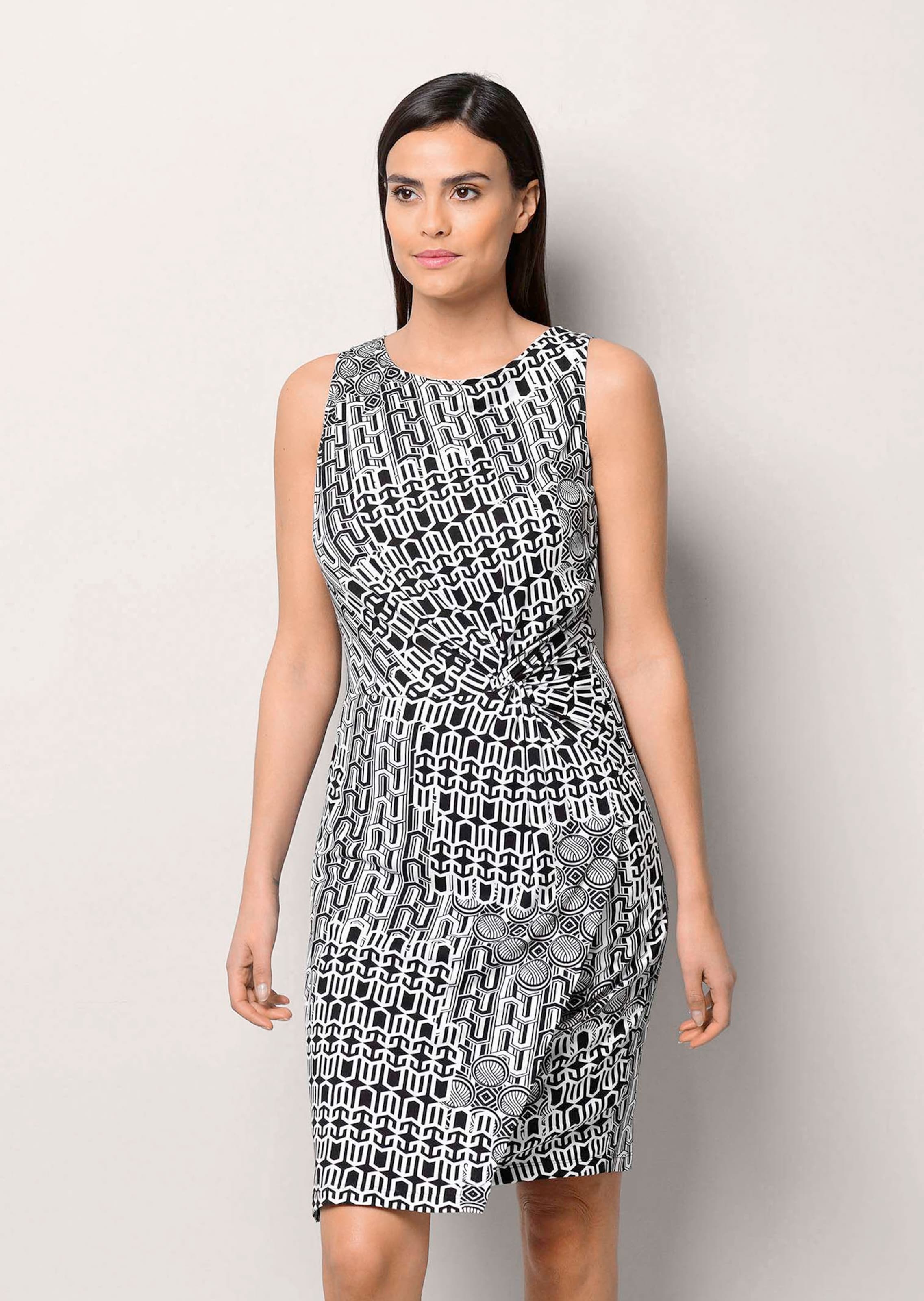 Kleid mit Knoten vorne
