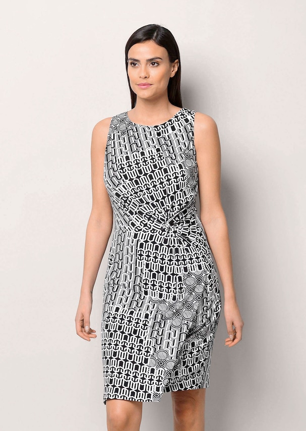 Kleid mit Knoten vorne