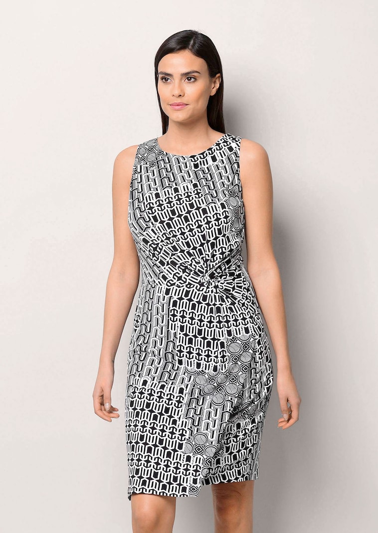 Kleid mit Knoten vorne