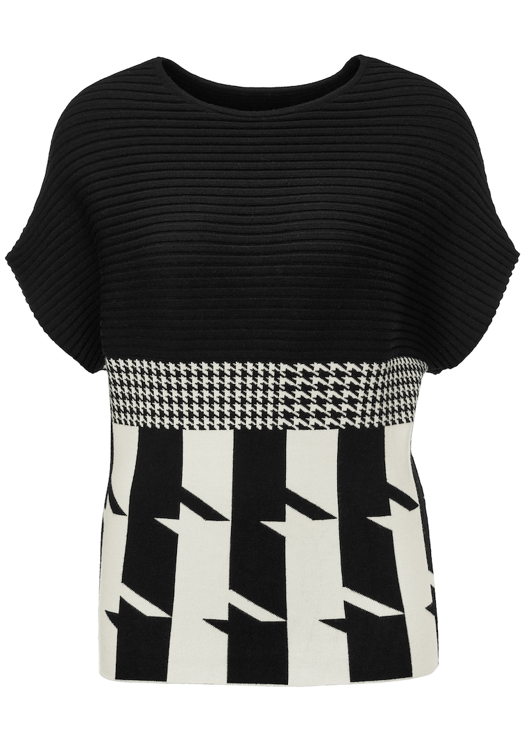 Jumper with houndstooth pattern