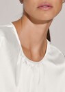 Kurzes Satin-Shirt in trendstarker A-Linie thumbnail 5
